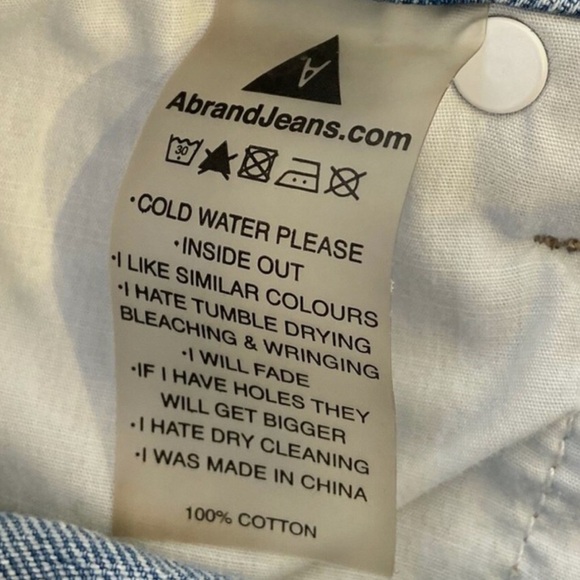 A BRAND HIGH RELAXED SHORT - Picture 4 of 9